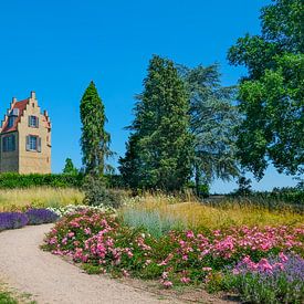 Spanischer Turm an einem Sommertag, Rosenhöhe Darmstadt von pixxelmixx