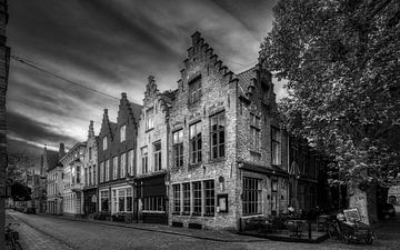 Historisch Brugge in z/w van Mart Houtman