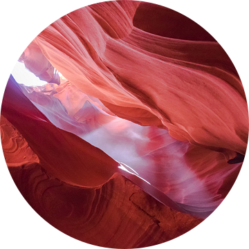 Spectaculaire vormen en diffuus licht in Antelope Canyon, Arizona van Rietje Bulthuis