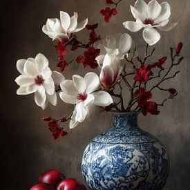 Magnolia Stilleven - Wit en Rood Bloemenschilderij in Delfts Blauwe Vaas van Joriali fotografie en schilderijen