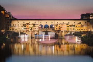 Uitzicht op de Ponte Vecchio in Florence - Italie van Roy Poots