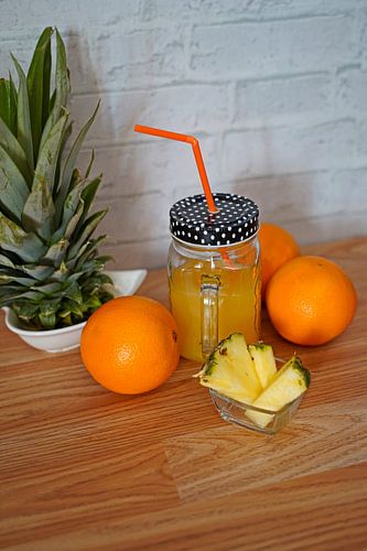 Vitamine limonade met een tropisch tintje
