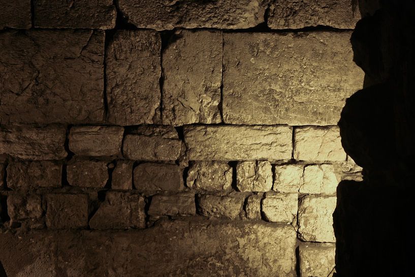 Le Mur des Lamentations de l'intérieur. Les donjons du Mont du Temple. Israël, Jérusalem : les vesti par Michael Semenov