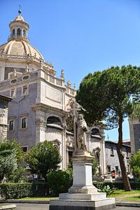 Cathédrale de la ville de Catane sur le volcan Etna