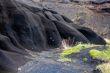 Zwarte, afgekoelde  lava, de grens van een eruptie van De wereld door de ogen van Hictures