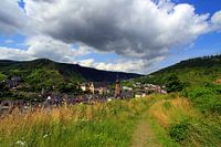 Blick über Cochem im Tal der Eifel