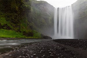 Skógafoss - Iceland von Arnold van Wijk