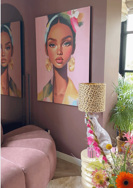 Kundenfoto: Modernes Porträt mit rosa Hintergrund von Carla Van Iersel, als ArtFrame