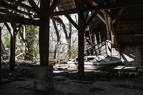 Verlaten en vervallen boerderij