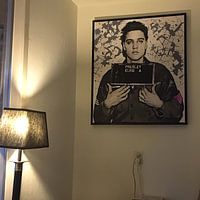 Klantfoto: Motief portret Elvis Presley - Mugshot - Roze van Felix von Altersheim, op canvas