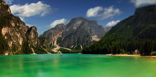 Lago di Braies , Pragser Wildsee  van Reiner Würz / RWFotoArt