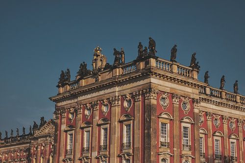 New Palace Potsdam in het avondlicht - barokarchitectuur in al haar pracht en praal
