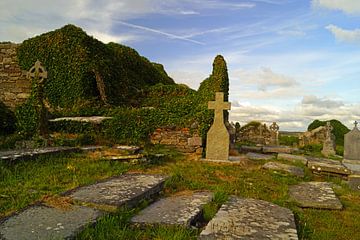 De ruïnes van de middeleeuwse kerk van Kilmacreehy van Babetts Bildergalerie