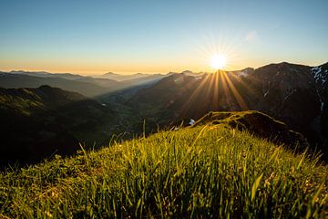 Sonnenaufgang über den Allgäuer Alpen von Leo Schindzielorz