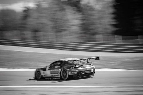 Aston Martin Racing Aston Martin Vantage V8 rijdt Eau Rouge op naar Raidillon