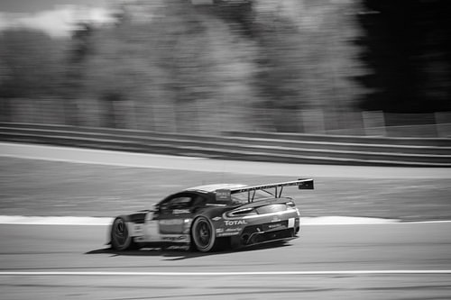 Aston Martin Racing Aston Martin Vantage V8 rijdt Eau Rouge op naar Raidillon