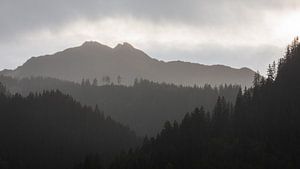 Panorama van de bergen na onweersbui | Hohe Tauern, Oostenrijk van Sjaak den Breeje
