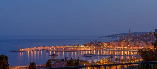 Menton in het blauwe uurtje