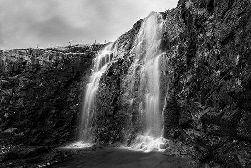 Kleiner Wasserfall am Wegesrand