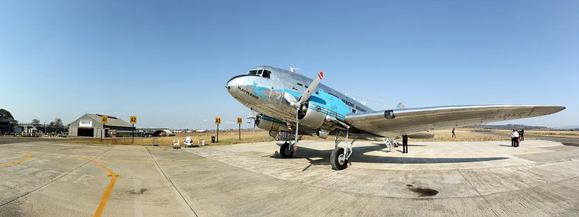 Dakota propeller plane South Africa by Ruben Renaud