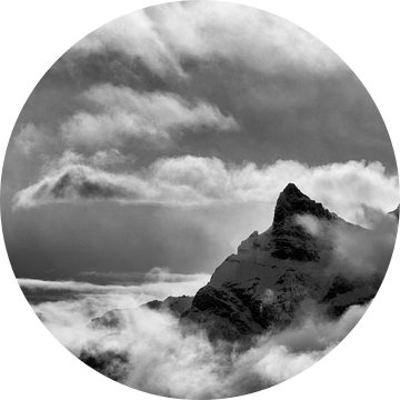 Cloudy peak van Marian Merkelbach