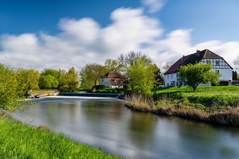 Uitzicht op een stuw op de rivier de Unstrut van Andreas Völkel