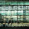 BERLIN Hauptbahnhof Glasfassade - berlin central station von Bernd Hoyen