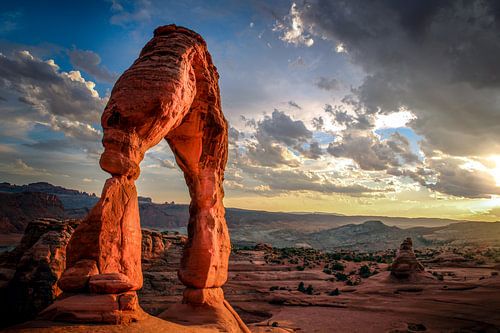Sonnenuntergang Arches National Park, Utah USA. Zarter Bogen