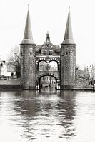 De Waterpoort van Sneek | Friesland | Zwart Wit | fotobehang