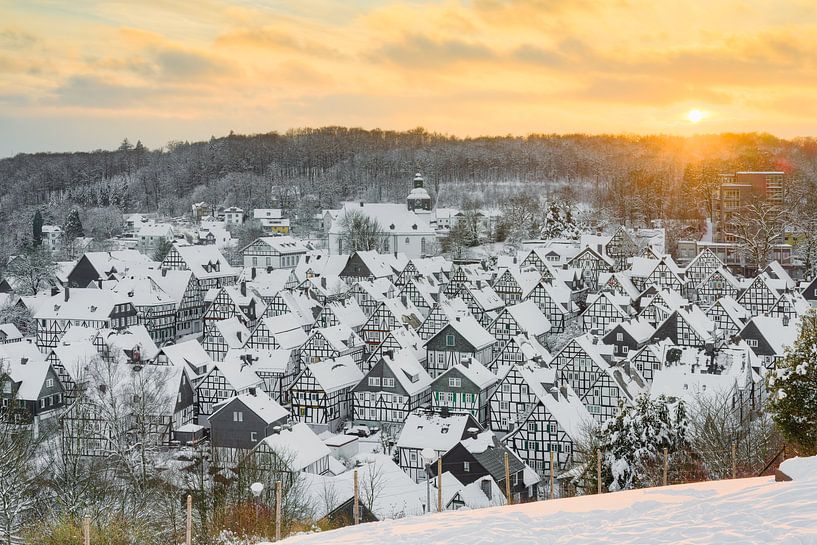Freudenberg im Winter bei Sonnenuntergang von Michael Valjak