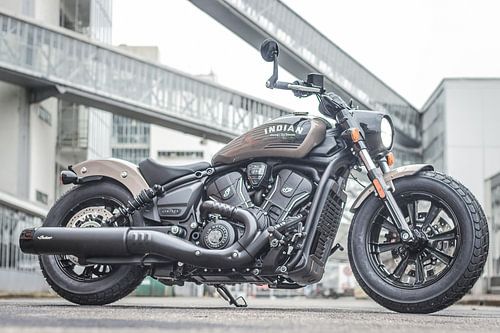 Indian Scout Bobber van Westland Op Wielen