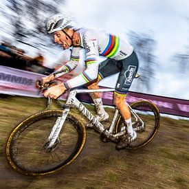 Vestingcross Hulst Mathieu van der Poel sur Herbert Huizer