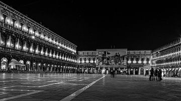 Markusplatz bei Nacht von Rob Boon