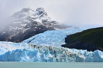 IJsblauwe Upsala Gletser in Argentinie, Patagonie, El Calafate van Bianca Fortuin