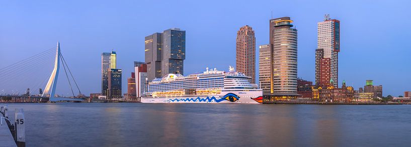 AIDA aan kop van zuid van Prachtig Rotterdam