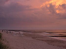 Coucher de soleil sur la plage d'Ahrenshoop sur Katrin May