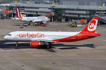 Air Berlin Airbus A320-200 op Flughafen Düsseldorf.