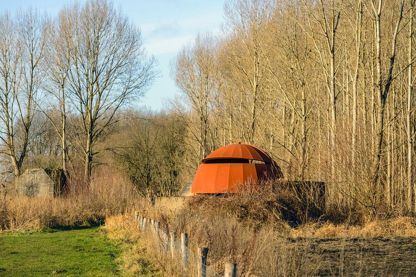 Bird-watching hut at Sleeuwijk by Ruud Morijn