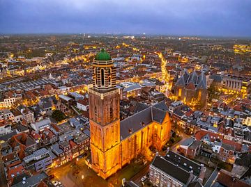 Zwolle Peperbus in de binnenstad tijdens zonsondergang