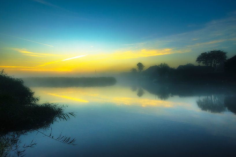 Nebliger Morgen in Holland von Marc Hollenberg