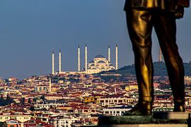 Camlicamoskee van Oguz Özdemir