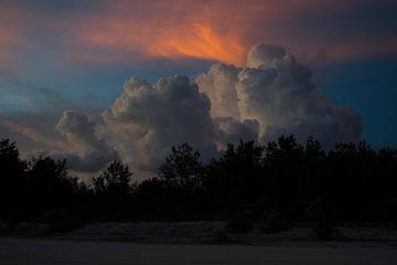 Voorbij drijvende wolken