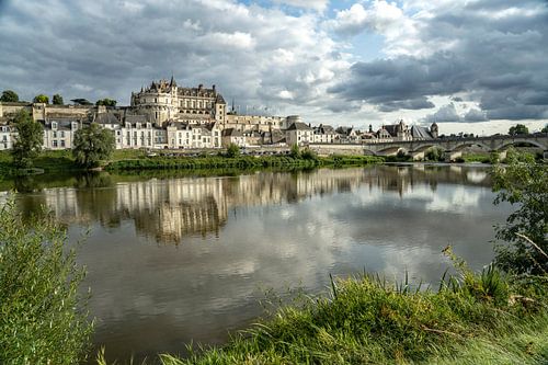 De Loire en het Kasteel van Amboise, Amboise, Frankrijk | Het Ch�teau d'Amboise en de rivier de Loir