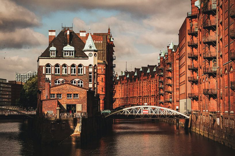 Hamburg by Hello Pompoyo