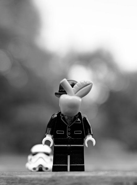Stormtrooper mit Apfel von Eric de Haan