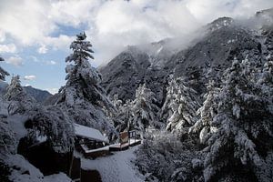 Sneeuw in Namche Bazaar.