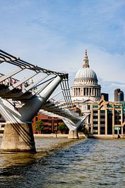 St pauls Cathedral en de millennium bridge van Nynke Altenburg