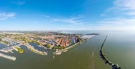 Enkhuizen on the shores of the IJsselmeer by Thomas Röell