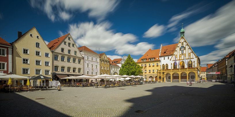 Gotisches Rathaus am Marktplatz von Amberg in der Oberpfalz, Bay von Robert Ruidl
