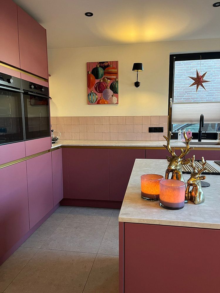 Retro-Weihnachtskugeln in Orange und Rosa  von Gypsy Galleria 